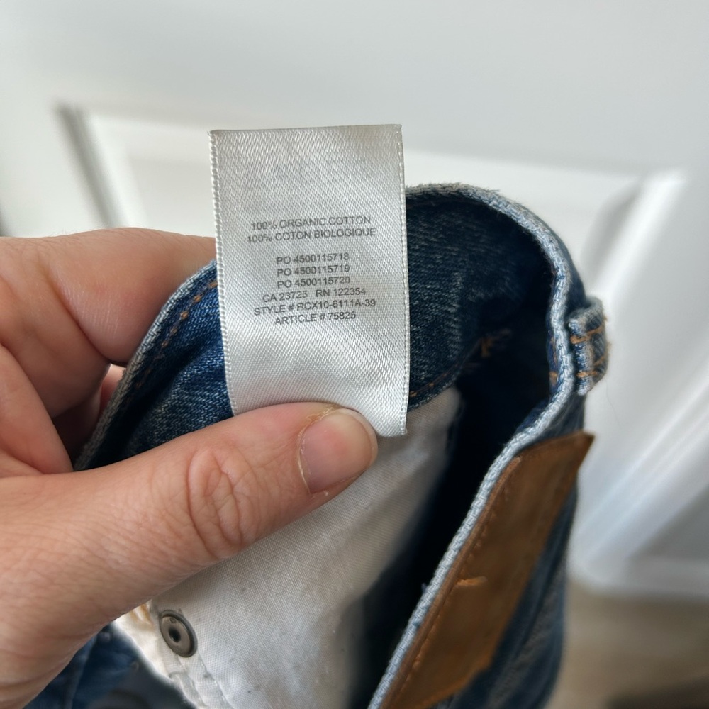 Aritzia Denim Forum Farrah High Waisted Jeans w raw hem *24 inch inseam* - Picture 7 of 7